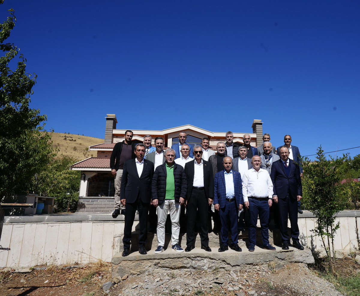 İçişleri Bakan Yardımcımız Mehmet Aktaş, Elazığ Valimiz Numan Hatipoğlu, Genel Merkez MKYK Üyemiz Hilmi Türkmen, Belediye Başkanımız <a href="/ismetyildirimtr/">İsmet Yıldırım</a>, önceki dönem Şile Belediye Başkanımız İlhan Ocaklı ve hemşehrilerimizle birlikte📍Elazığ Sivrice’de bir araya geldik.
