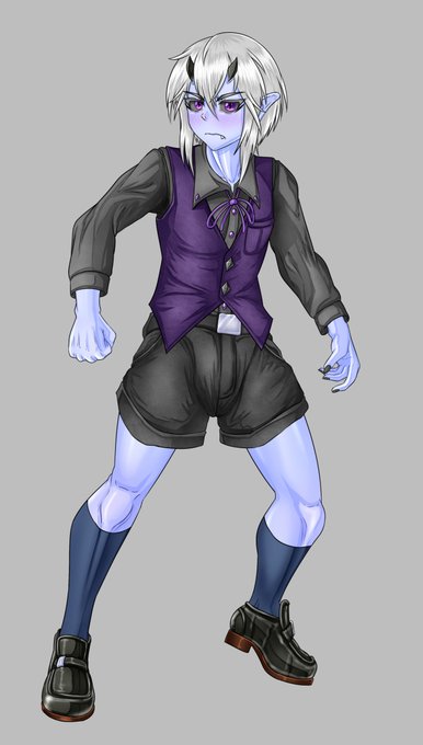 ファンタジー系の新オリキャラ、女神に弱体化させられてしまったショタ魔王くんです。
2枚目は勇者くんに着せられた女装、3枚目は全盛期だった頃の姿です。 