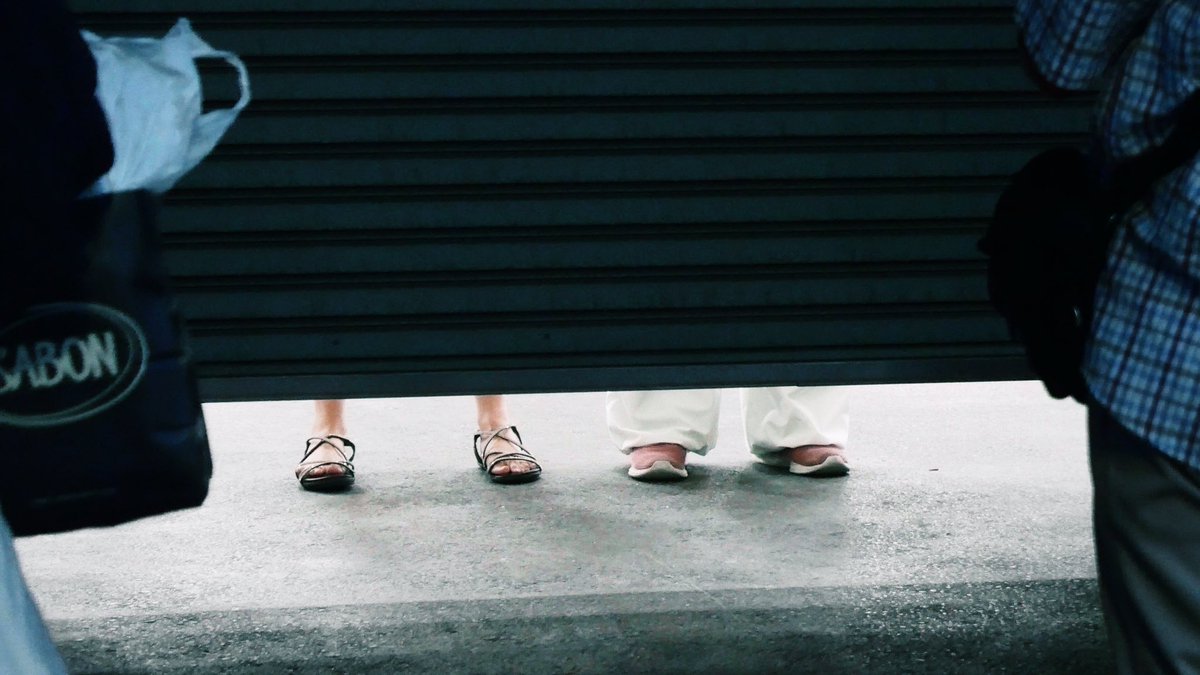 🚘🤖 終演 🤖🚘

のあんじー
#バックトゥーザーフューチャー演劇
『 カマガサキ2013年 』 

無事、終演しました！高架下からグルンと一周、ふんちゃらホテルを通りつつ、未来へと帰りました

お越しいただいた皆様、ありがとうございました！足を労りましょう🦵

#路地裏の舞台にようこそ2025