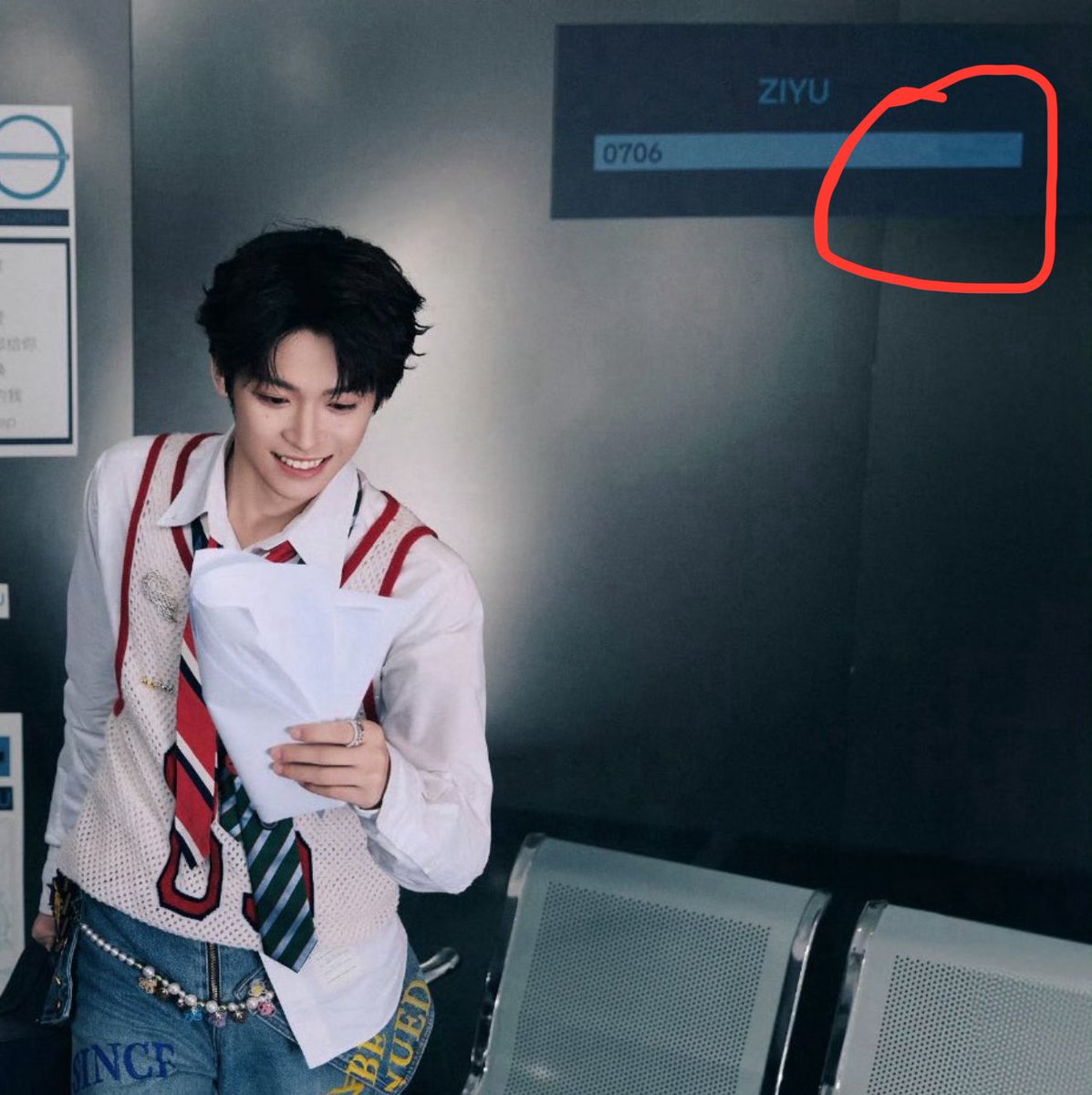 omg just realized that on some pictures that ziyu posted today there is one saying yuni but the other one is blank *sweetcorns🙂‍↕️* ziyu love all his fans equally 🩷 we love you too!