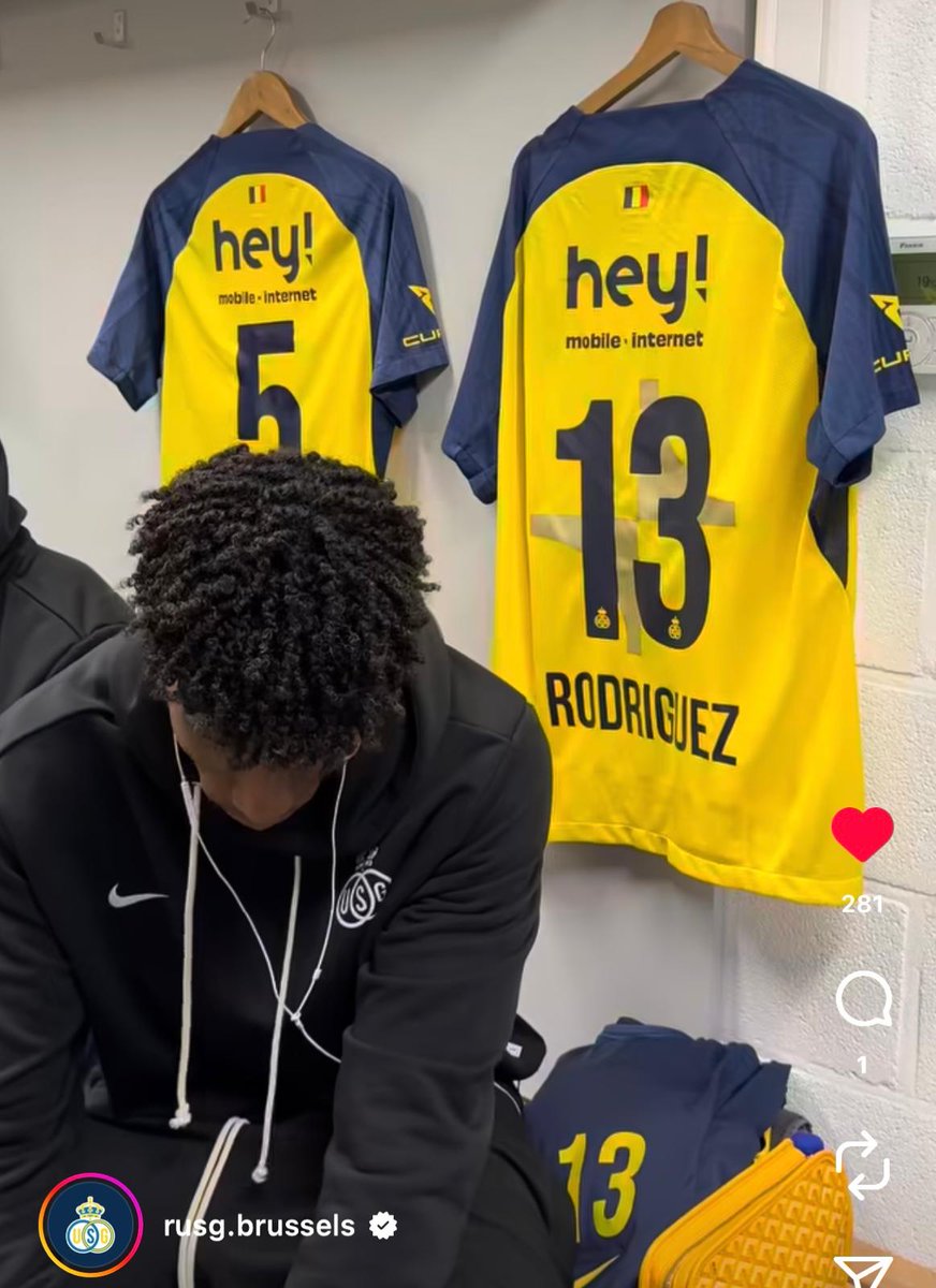 ✨ | Rodriguez avec le maillot de meilleur buteur de JPL #GNKUSG 

Baller.