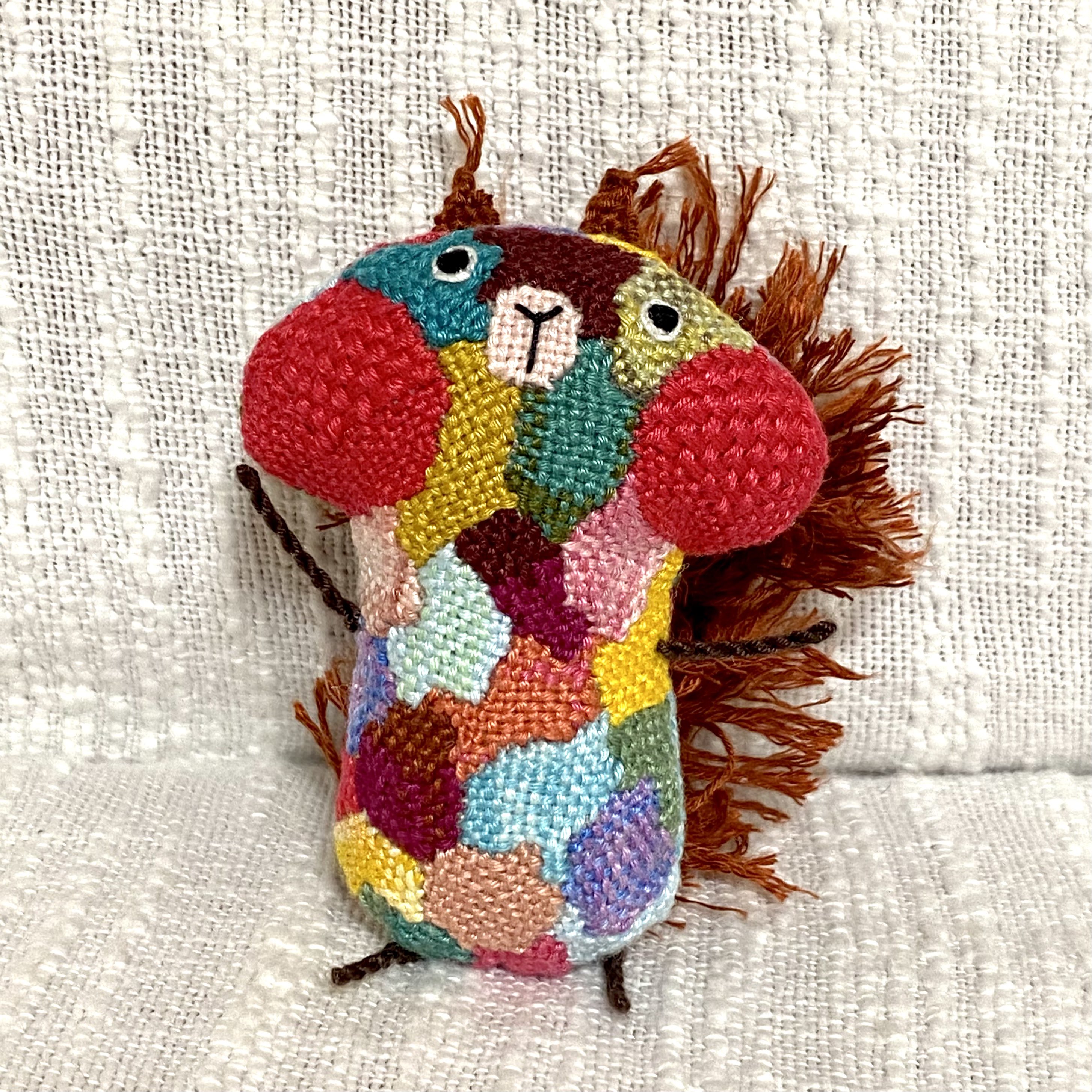 ミムラトモミさんモザイク刺繍ぬいぐるみキット ミムラトモミ mimster original モザイクダーニング刺繍・うさぎの