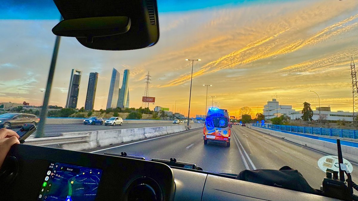 #FelizDomingo  #Madrid!

Seguimos cuidando de nuestros vecinos y visitantes!

Recuerda que si nos necesitas, ☎️1️⃣1️⃣2️⃣!