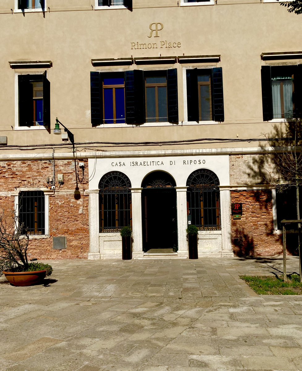 #Venezia 
Il Ghetto la domenica mattina.
