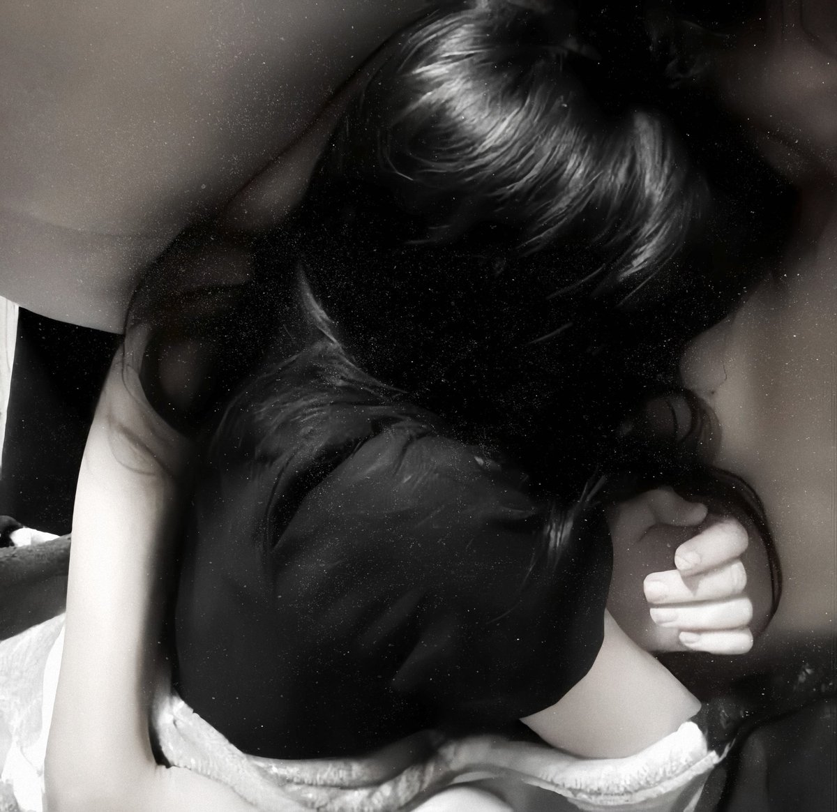 svrsruby's tweet image. cada mañana a tu lado es perfecta. me encanta pasar toda la noche en tus brazos, sentir la calidad de tu corazón, sintiéndome tranquila con tu respiración, sintiendo seguridad a tu lado.
te amo de aqui al fin del mundo, @stargazingweb. ❤️