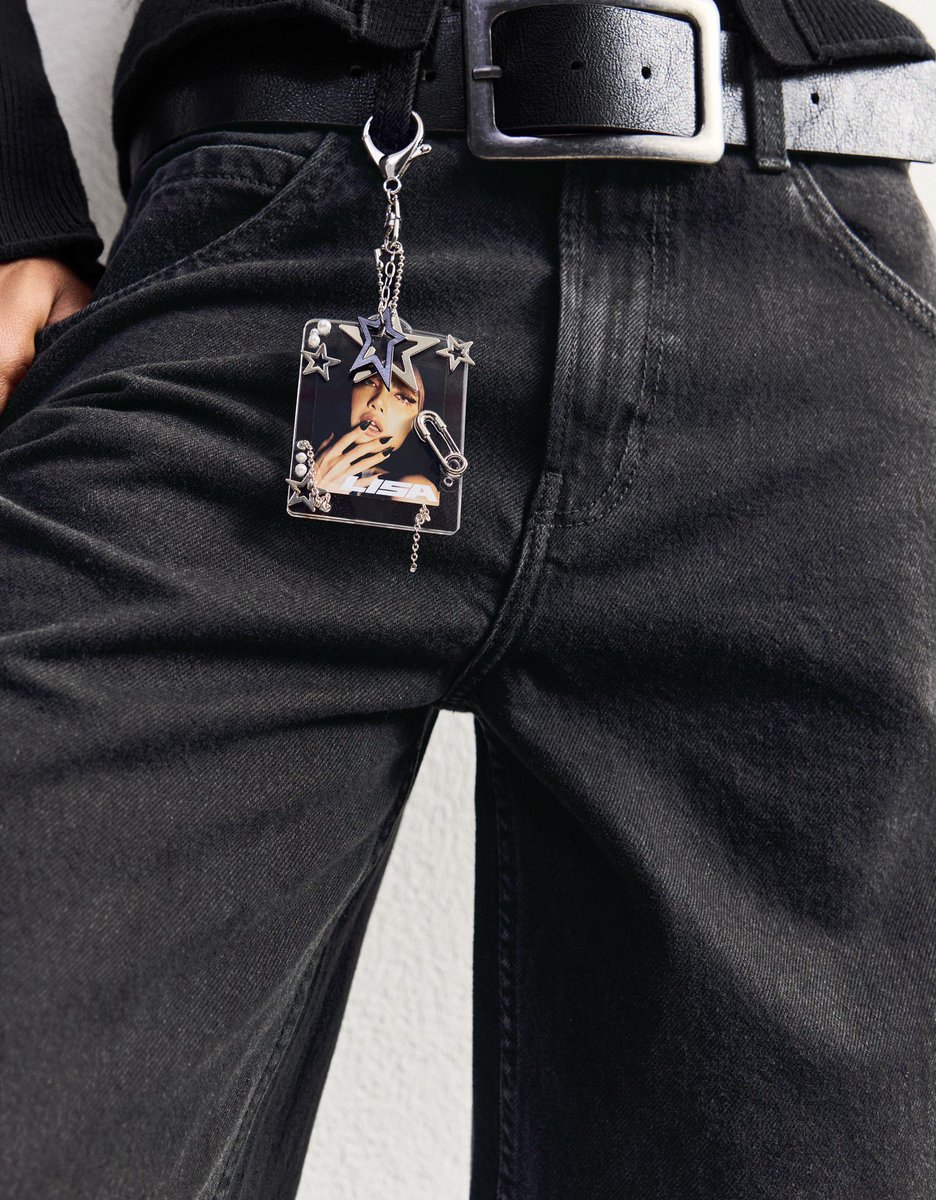 108creep's tweet photo. [NEW ARRIVAL] LISA x BERSHKA https://t.co/xzJuSjkKtK