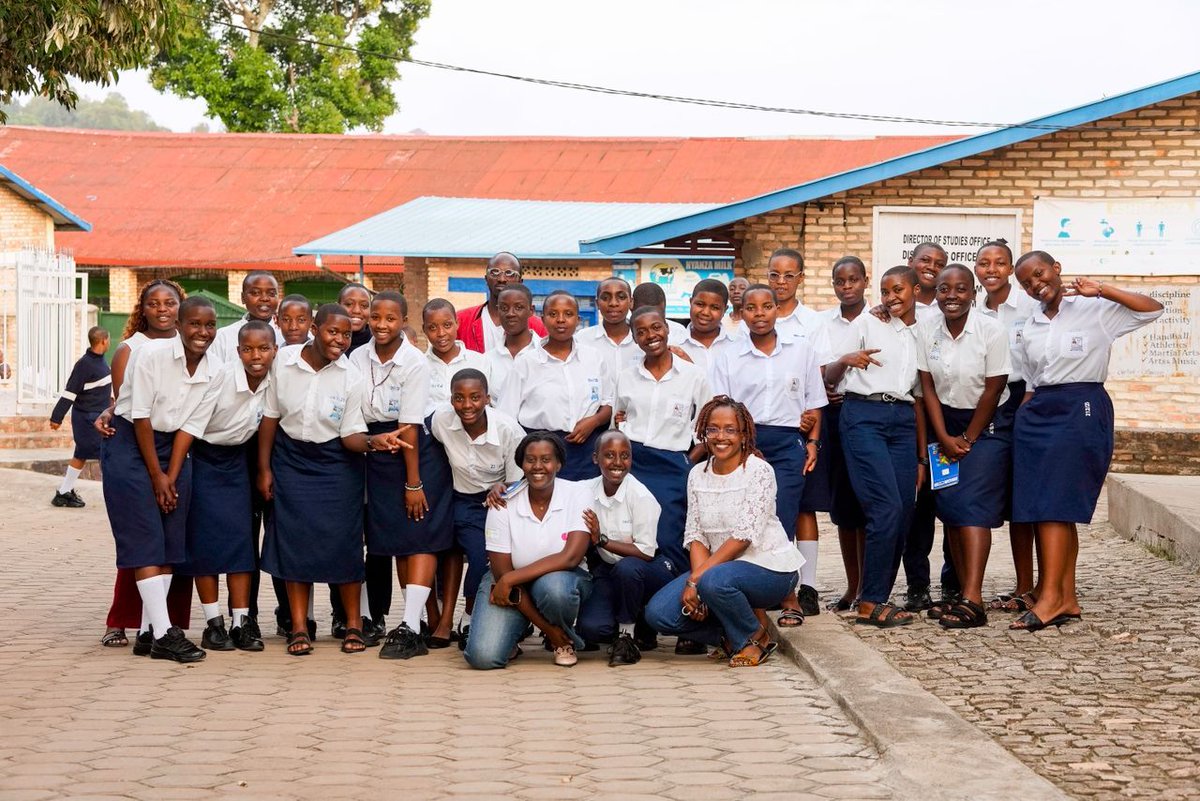 "From shy students to bold changemakers "

 Read our story to see how girls across Rwanda are transforming into future engineers, scientists, and leaders through the Step Into STEM program with Starlight Africa

linkedin.com/pulse/nurturin…