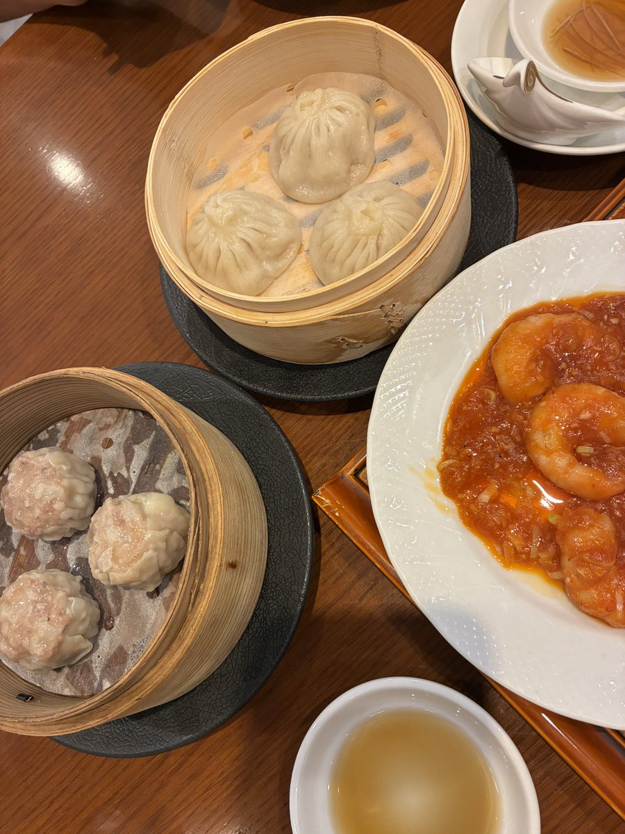 海老帯で海老チリ食べに行ってきた🦐
美味しいんだが、辛いの苦手なので家人に手伝ってもらった。最近小籠包と焼売の舌だったので、食せて満足😋また食べたいっ

#sakura着物2025 48