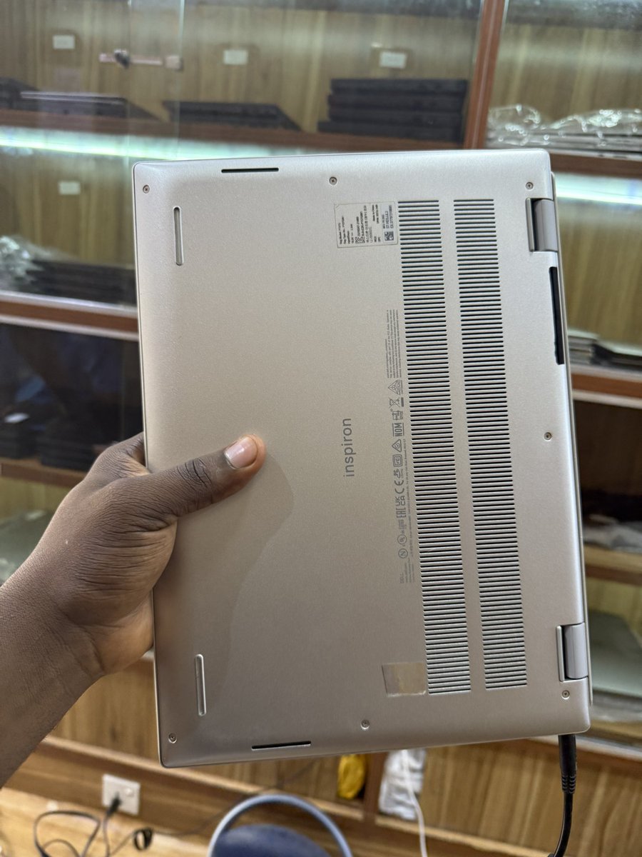 American used 
Dell Inspiron 14
32gb ram
512 ssd
Core i7
12th gen 
Fingerprints 
14inch
Keyboard light 
A very good battery life 
Comes with a charger 
FHD display 

Price -: 750k 

Please if this make it to your TL
Kindly help me retweet 
God bless you