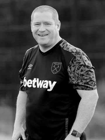 WestHamPlace's tweet image. Matt Beard’s death is heartbreaking.

Male suicide is devastating so many families and we must do more to prevent it.

If you are struggling, please speak to someone.

If you know someone who is struggling, please reach out to them. 

It will save a life.

Rest In Peace, Matt 💔