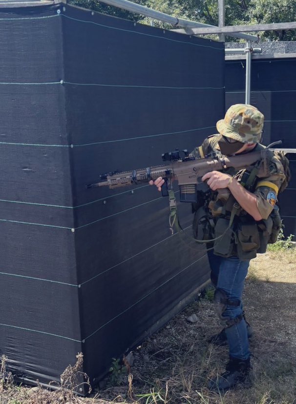 Fc7Ty's tweet photo. #サバゲー
#hk417
#m203
#機動戦士ガンダム0083
#オーストラリア軍
#dpcu https://t.co/9u3YWNKwIO