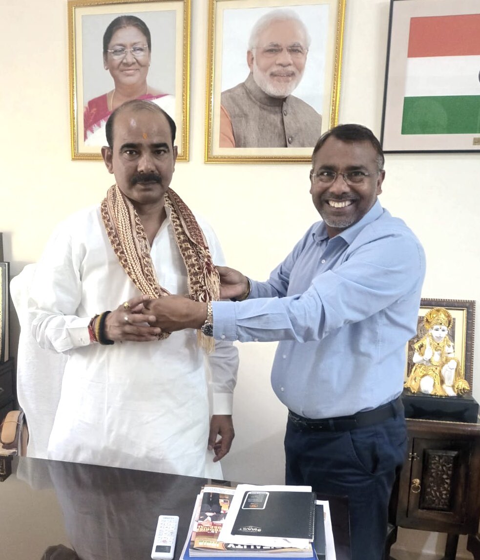 manojkumar_alp's tweet image. Inspiring meeting with Hon. Ajay Tamta MP (Minister of State for Road Transport & Highways, Government of India) about Australian expertise regarding air pollution monitoring and Road safety technologies. @AlboMP @pennywong @AjayTamtaBJP @donfarrell2017