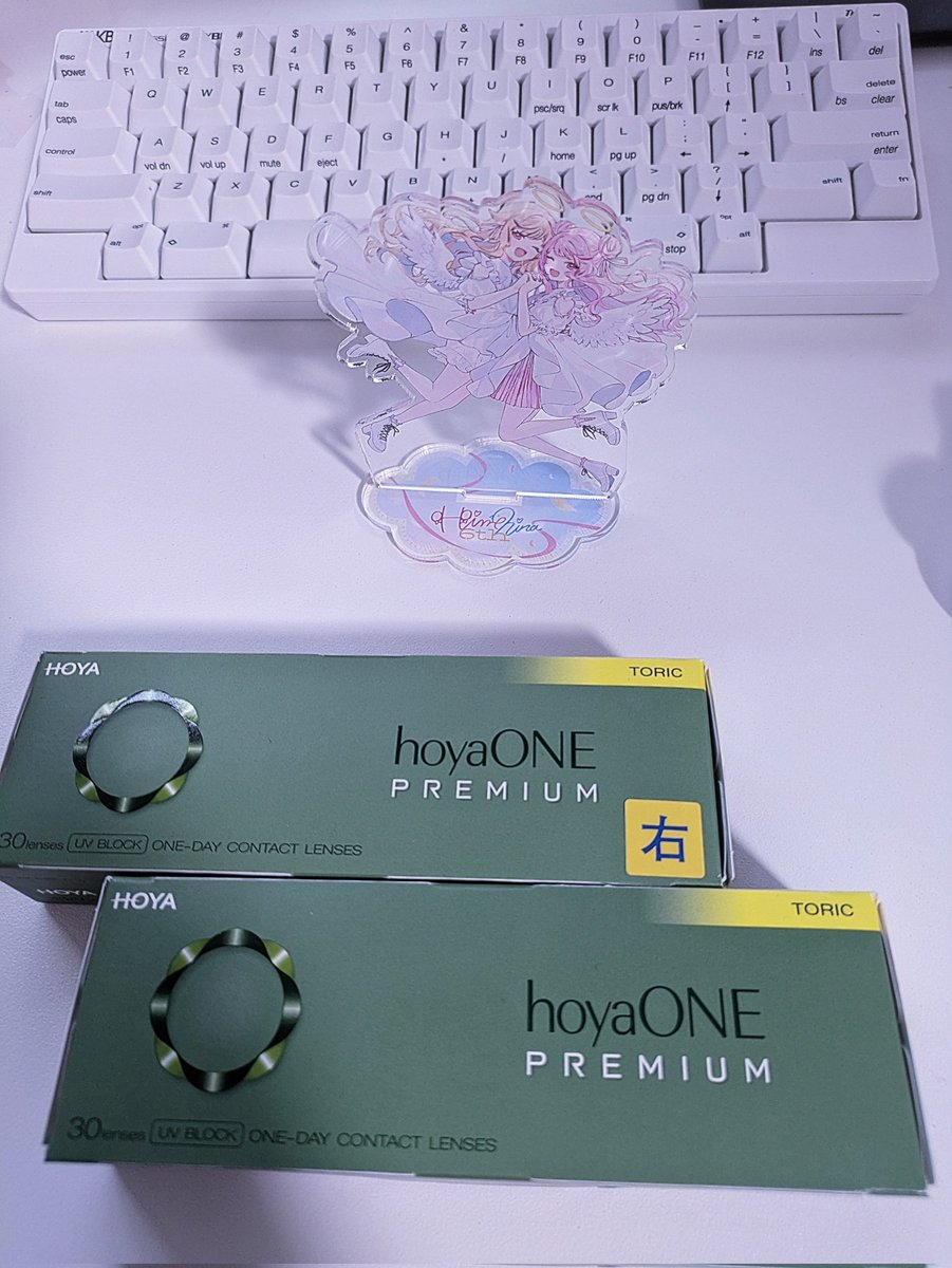 生まれてから一度も自分の外見に関心なんか持ったこと無かったのですが、推しに見られる姿は少しでもマシにしなければならないと考えて一念発起して体重12kg減らしました♪
コンタクトも処方してもらいました♪