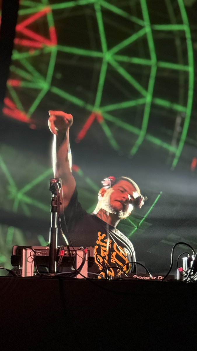 Mais um set incrível pra conta!

📸 <a href="/VintageCulture/">Vintage Culture</a> | Foz do Iguaçu