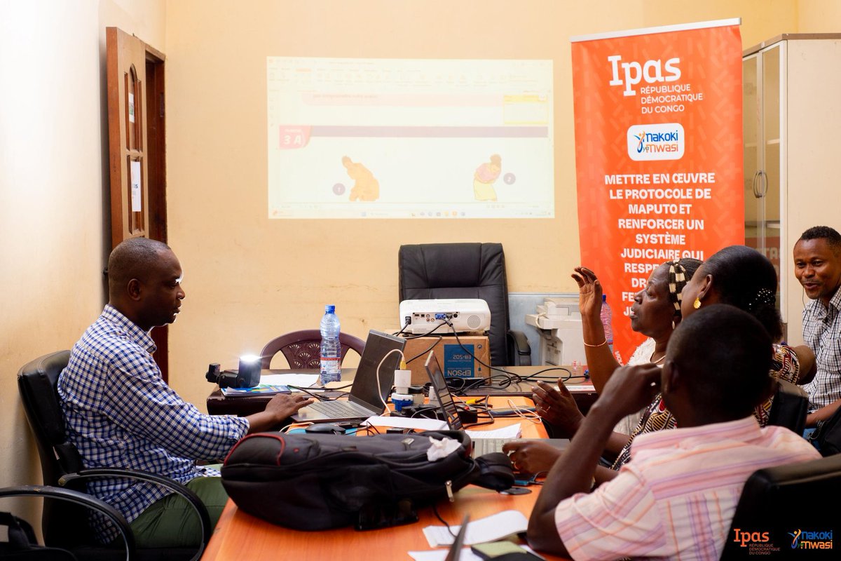 YouthSprint's tweet image. #ESC 

 Sur les fonds de @MakokiYaMwasi, du 19 au 20/09, les experts du #PNSA et @YouthSprint ont, sur la base des recommandations des jeunes, amendé les dépliants et les boîtes à images concernant l&apos;éducation sexuelle complète et les compétences de vie courante.

@MinisterEDU_NC