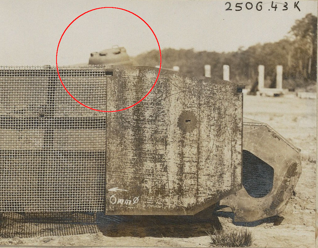 &gt;RP パンターD型213019は1943年5月に行われたメッシュとプレートのシュルツェン性能比較試験の車体後方に類似キューポラが写っているので、製造から比較的すぐにこのキューポラを取り付けて試験されていた可能性があるんじゃないかなって