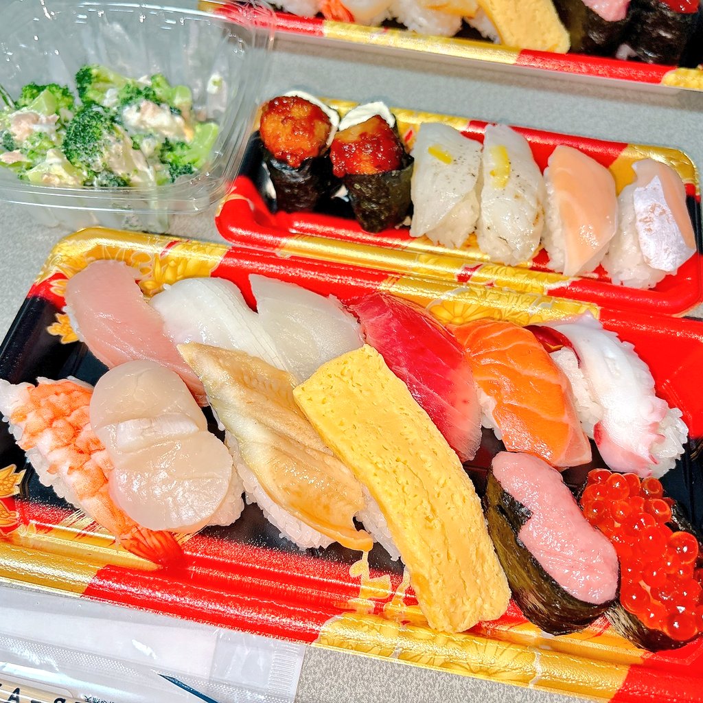maybe2018313's tweet photo. にゃー😸🍣🩷 https://t.co/PxPc5p7u5y
