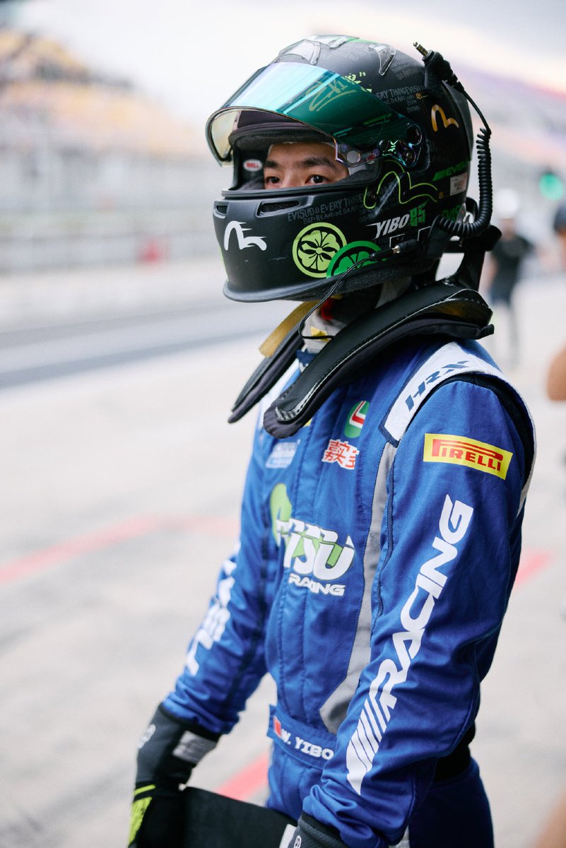CnYibo's tweet photo. 【2025-09-21 YIBO-OFFICIAL WEIBO Update】「Race Day 3」🏎️
Pushing limits with passion. China GT 2025 season successful finish!
See you next season, #Team85! 💚
PART2
#王一博 #WangYibo王一博 #YIBO #wangyibo #왕이보 #หวังอี้ป๋อ #WangYibo_GTFINALE
YIBO GT SHANGHAI FINALE https://t.co/hEDrDgalX3
