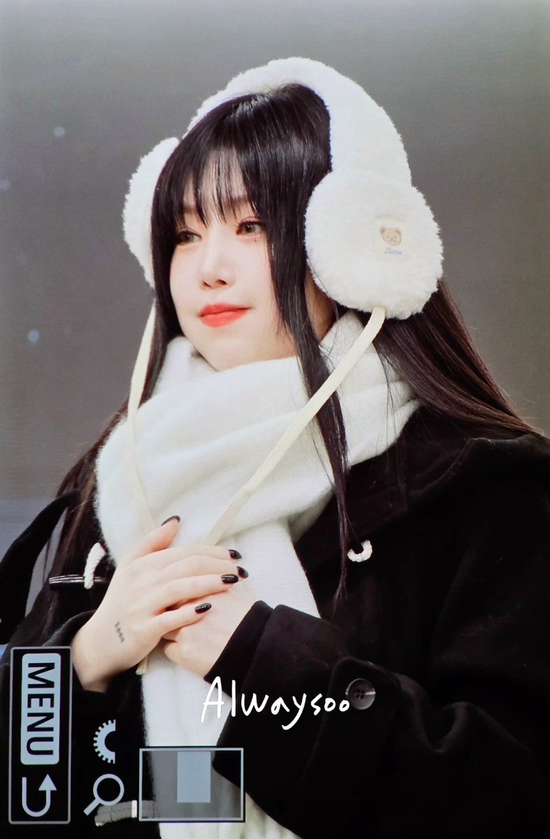 _Alwaysoo's tweet photo. 250921 헬로라이브 대면 수진

☃️

#수진 #SOOJIN https://t.co/LHEmogGhhy