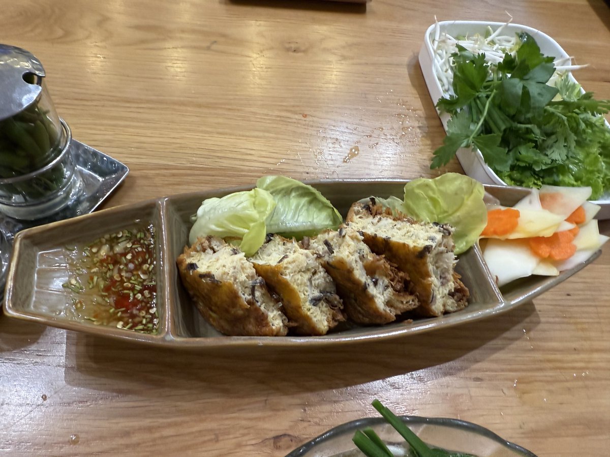 最後の晩餐✨✨
やはりこちらのビールは氷を入れてなんぼかもしれない🍻

フーティウの麺の感じやっぱり好きですー😊