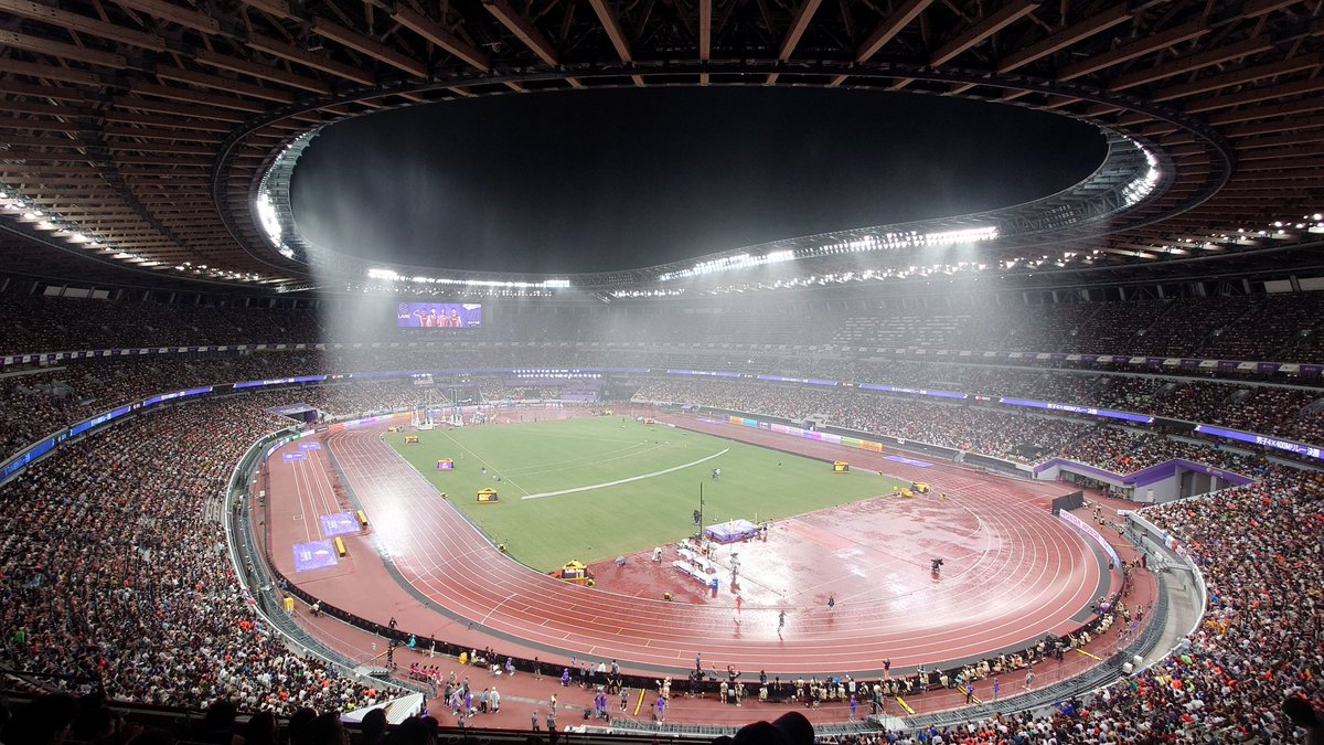 国立競技場、雨のカーテン

#世界陸上