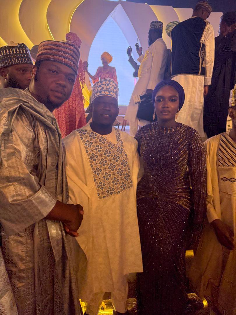hon_salimshitu's tweet photo. Celebrating the beautiful faces from the wedding dinner of Nasirideen Yari and Safia Shehu, while engaging in inspiring conversations with passionate youth in politics. 

May Allah bless your union, amin. 

#happymarriedlife #yari https://t.co/K4dRFNPfdI