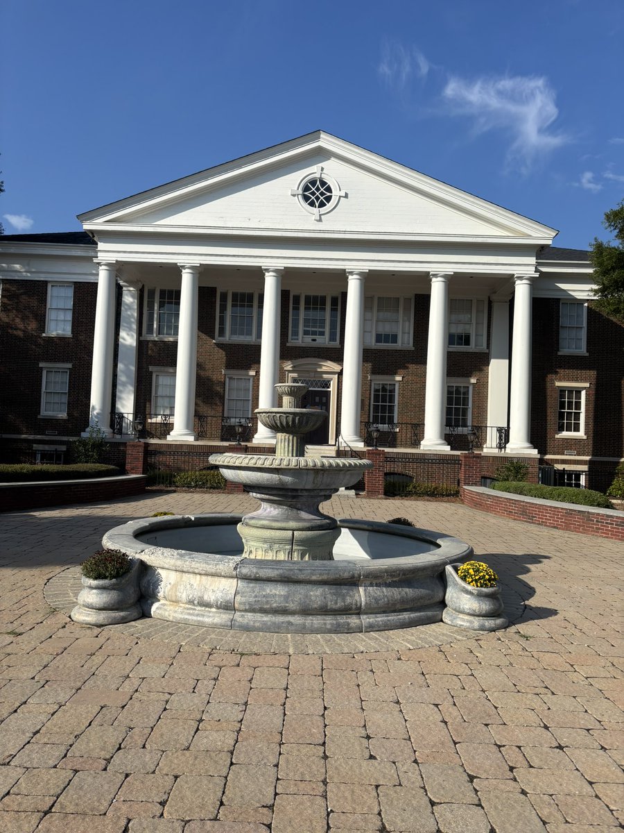 901jirvin's tweet photo. Blessed to be able to visit @shorteruniv and be able to see how their program is ran up close @LaneKnost @coachmorrison58 @CoachDietlSU @tvdefenders @page21marcus https://t.co/B9j2oDxSF1