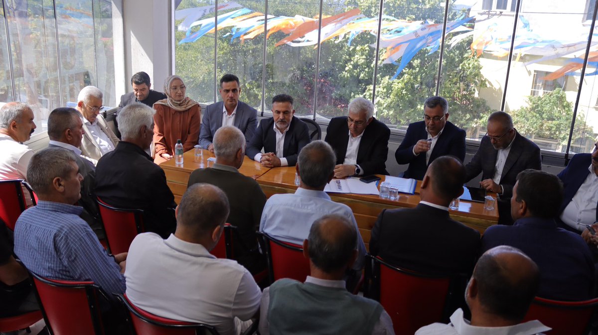 📍Aladağ İlçe Başkanlığı

İl Koordinatörümüz Erzurum Milletvekilimiz Sn. Mehmet Emin Öz, İlçe Başkanımız Sn. Saffet Özen, mahalle başkanlarımız ve teşkilatımızla bir araya gelerek ilçemizdeki çalışmalarımızı değerlendirdik.

Teşkilatımızla omuz omuza, milletimizin yanında olmaya