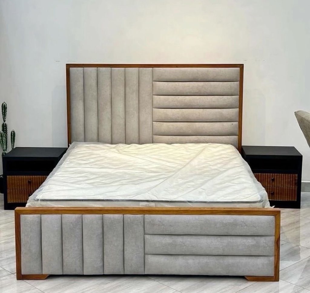 homefurnit90426's tweet photo. At only 650000 ugandan shillings  get your self 5x6 fabric bed
Call us now on 0785078605 for more information 
We can also and always customize to your taste https://t.co/woJG9zyw5O