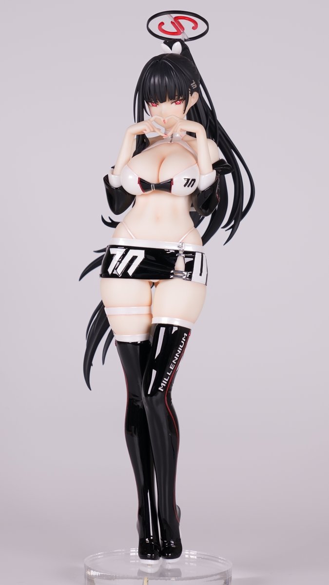 tobinyan's tweet photo. 夏ワンフェスで購入した「調月リオ レースクイーン」が塗れたぞ～。(原型:ZP1さん@ZP147087634 )
指ハートにやられて一目散に買いました。衣装はエナメルっぽく艶テカに。目は面相してます。 #ブルーアーカイブ #ブルアカ #調月リオ https://t.co/Kvh8W2JljO