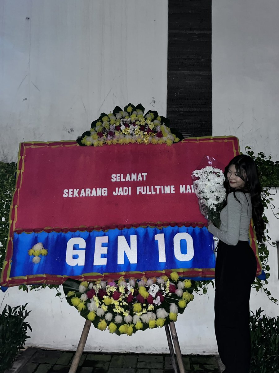 dari gen 10 <3