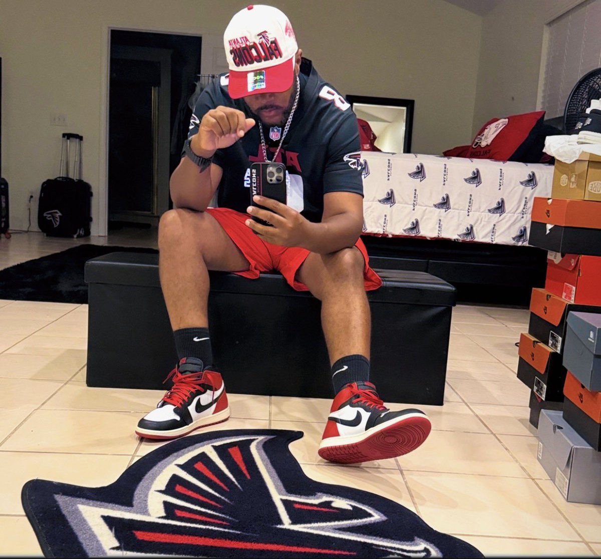 MARIOGA12000's tweet image. IT’S GAME D🅰️Y. 

See Ya In A Few, #charlottebound #dirtybirds #week3 ❤️🖤🏈