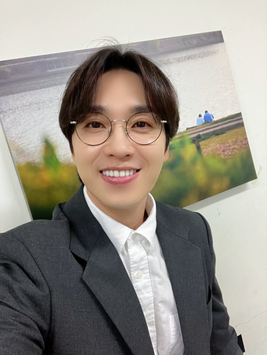 [📸]
오늘의 무대가 끝이 아니라, 우리의 추억 속에 계속 쓰일 <쓰임 : 새로, 쓰임> 이 되기를 바랍니다🍀

#이석훈 #LEESEOKHOON #SG워너비 #SGWANNABE #소극장콘서트 #쓰임새로쓰임