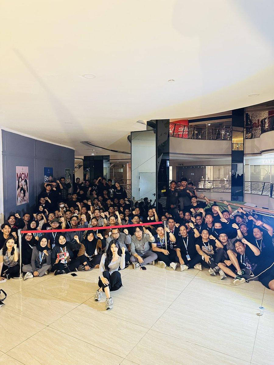 indiraseruni__'s tweet photo. terima kasihh yaa udh nungguin sampe malemmmm bgttt ^^ https://t.co/3LHUjjude5