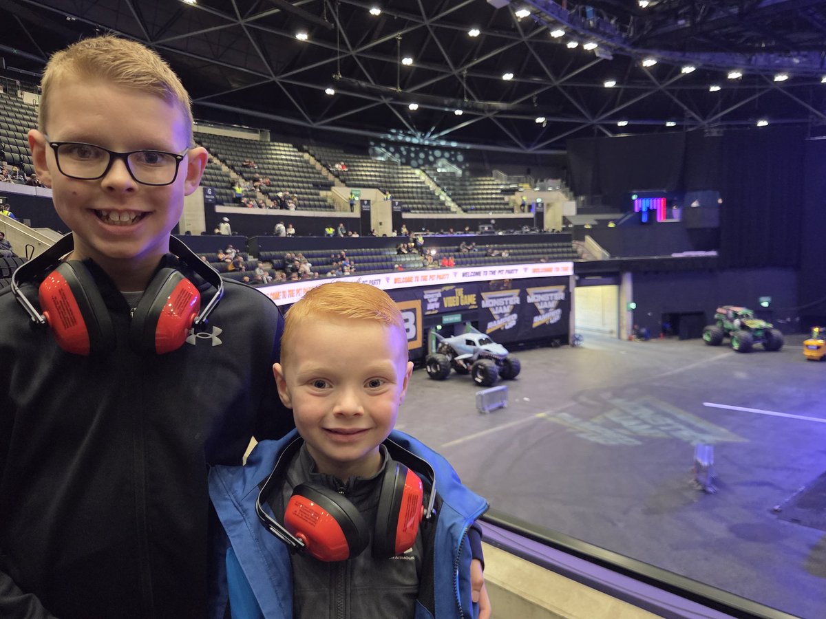 daddyfra79's tweet photo. #MonsterJam https://t.co/swfyrZWm74