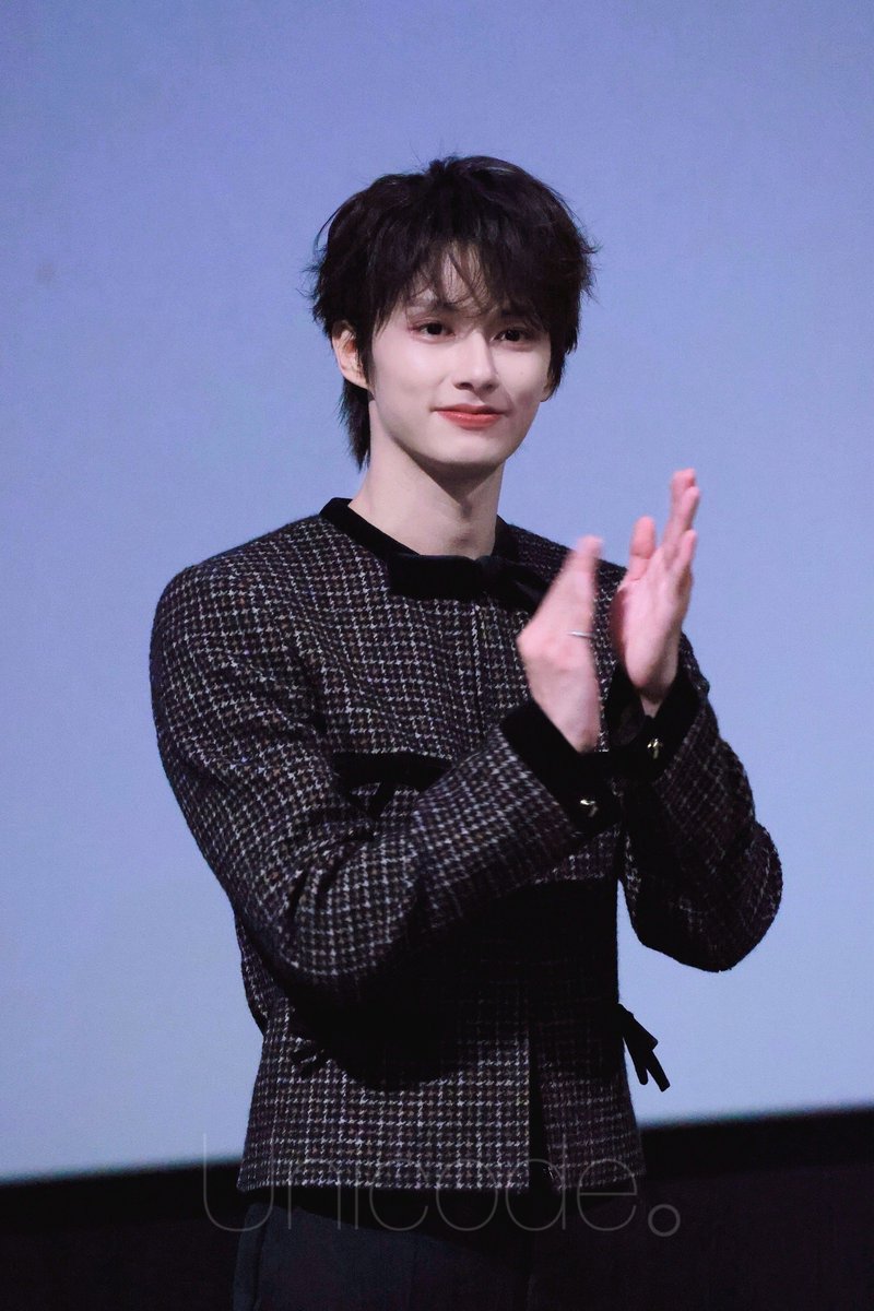 250921 • 𝑃𝑟𝑒𝑣𝑖𝑒𝑤 • 포풍추영 용산 무대인사

#준 #JUN #준휘 #문준휘 #文俊辉 
#포풍추영 #무대인사 #捕风追影