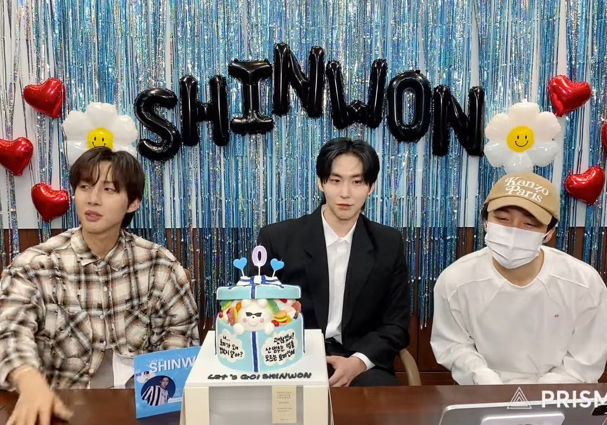 Hongseokkie saw Pentagon 🐥🌌 tweet media