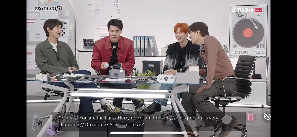 dhoksoo's tweet photo. KAKA-SCROLL KO SA TIKTOK LUMITAW ‘TONG LIVE NILA 😭🤍 WELCOME BACK SEHUN https://t.co/FjfEk46SPN