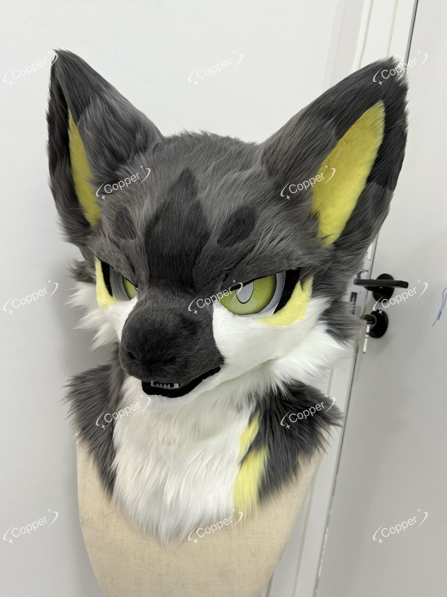 This is a very fierce dragon. #fursuit #fursuitmaker #fursuithead
#fursuitcommissions #fursuitcommission #fursuits #fursuite #furry #furrvfriends #furryfandom #furrvartwork