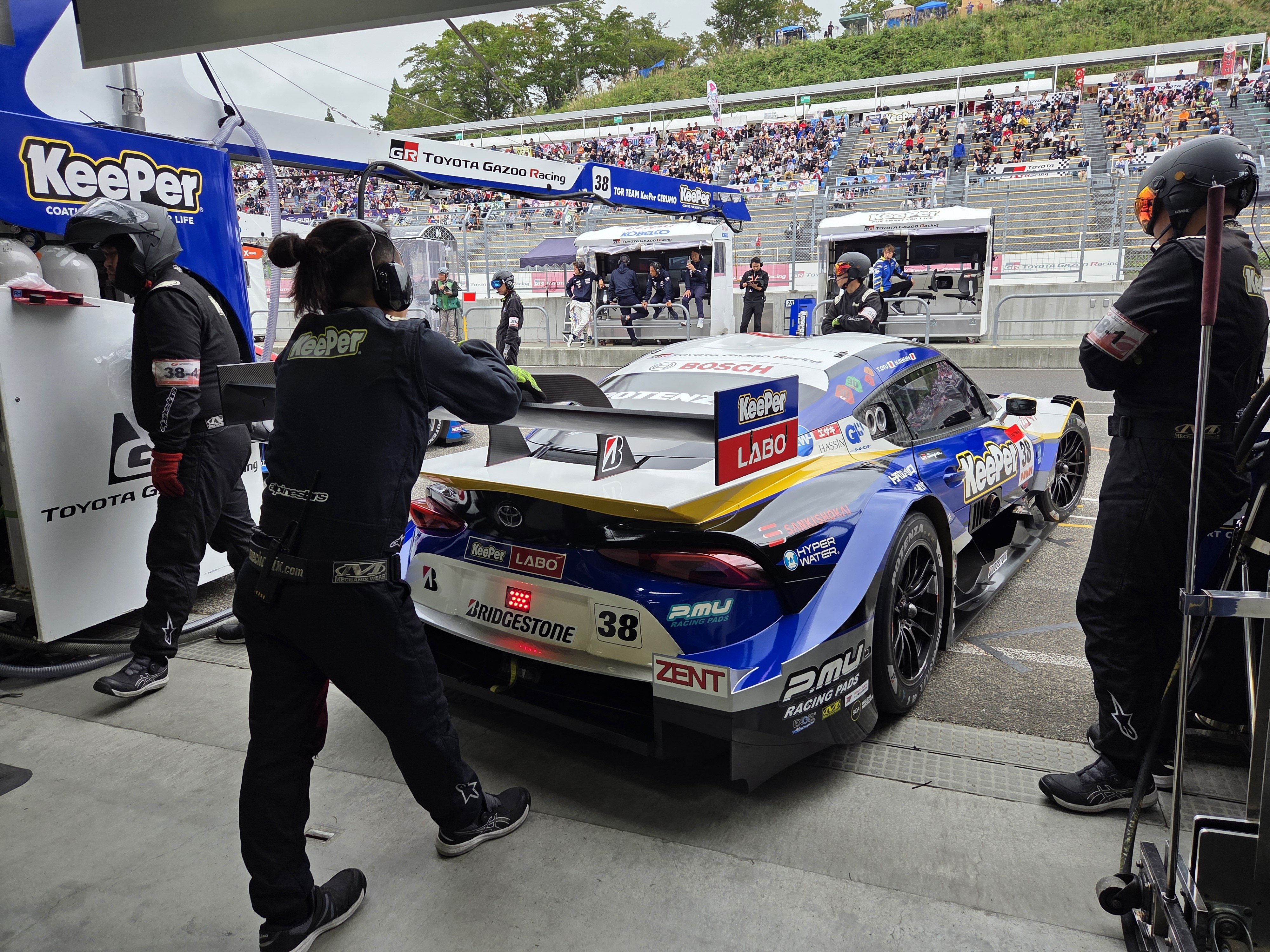 超希少！ 阪神タイガース　ラジオコントロール　アクトロス トレーラー　白 J Concepts JCI ワーロード トラックド 1/10 ロッククローラー