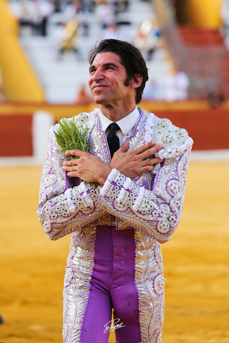 Mucha suerte en tu nueva etapa <a href="/Cayetano_Rivera/">Cayetano</a>  enhorabuena y gracias por todo.