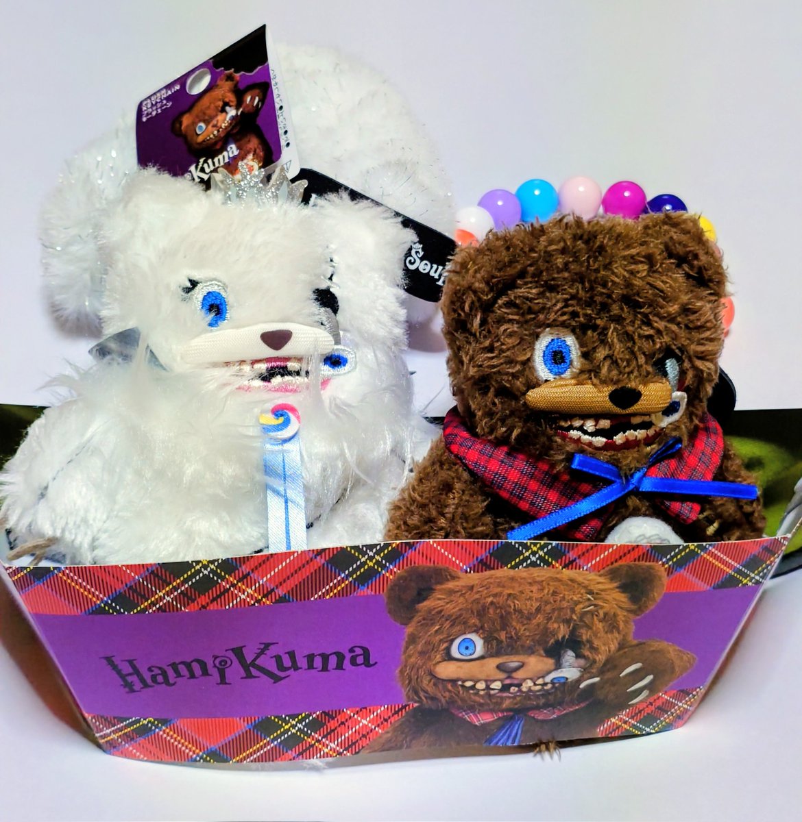 ハミクマのチョコレート・キーマカレー🍫🍛
中辛位の辛さで半分位はそのままで　残りはチョコレートを混ぜてまろやかな甘口の味変を楽しみました😋
容器のスリーブは外してお土産に出来ました🐻‍❄️🐻
次はソウルちゃんの番だよ！
#USJファン
#ハミクマ