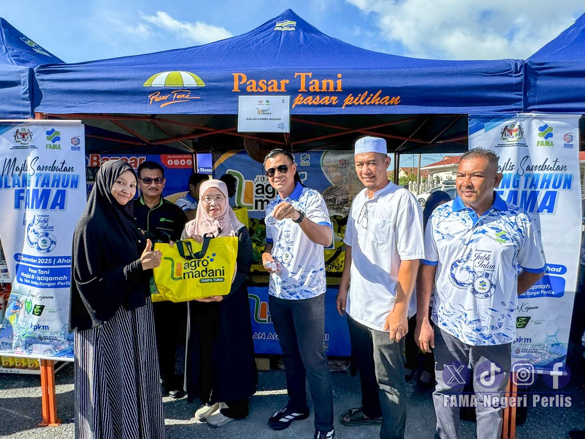 PerlisFama's tweet photo. 21 September 2025 | FAMA Negeri Perlis mengambil inisiatif berkolaborasi bersama Jabatan Hal Ehwal Agama Islam Negeri Perlis (JAIPs) dan Lembaga Tabung Haji Negeri Perlis dalam menganjurkan Jualan Agro Madani sempena Sambutan Jubli Intan FAMA di Pasar Tani Masjid Al Istiqamah. https://t.co/FJ3qwOSC3f