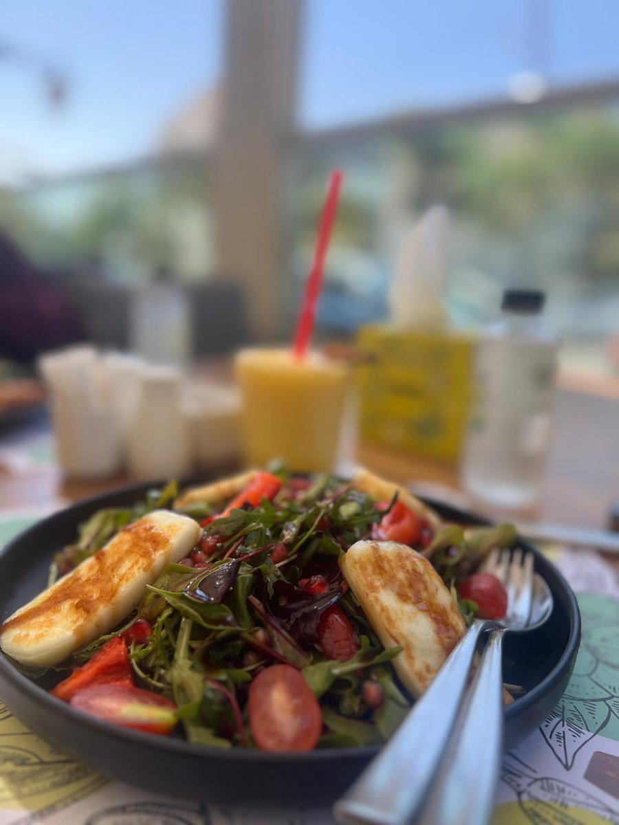 لو أعيش حياتي ع السلطات ما بحكي لا🤩