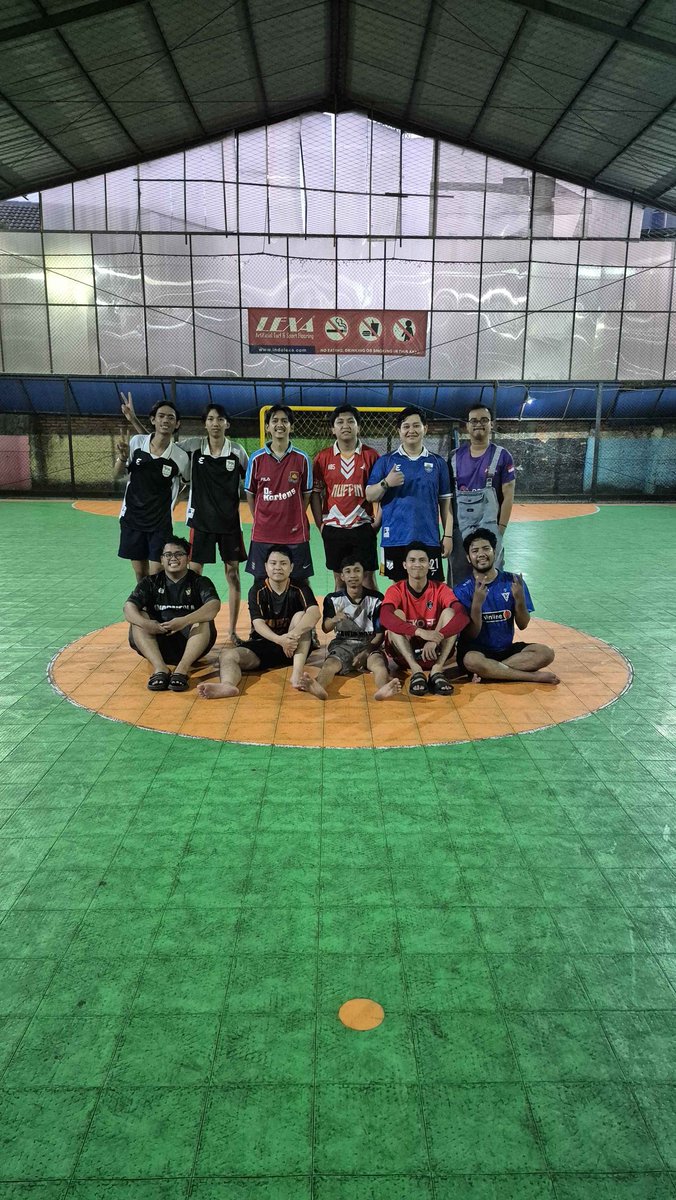 dhanyftGSA's tweet photo. @Ana_Arxt @mrpujanggaa @xdimsr1928 @bennovickyat @tiiuuun_ @jeencok @inmyhomeee @kafajries @ovit_a2z
Yang penting keringet keluar.
#PWOT https://t.co/DS0K0WMTFn