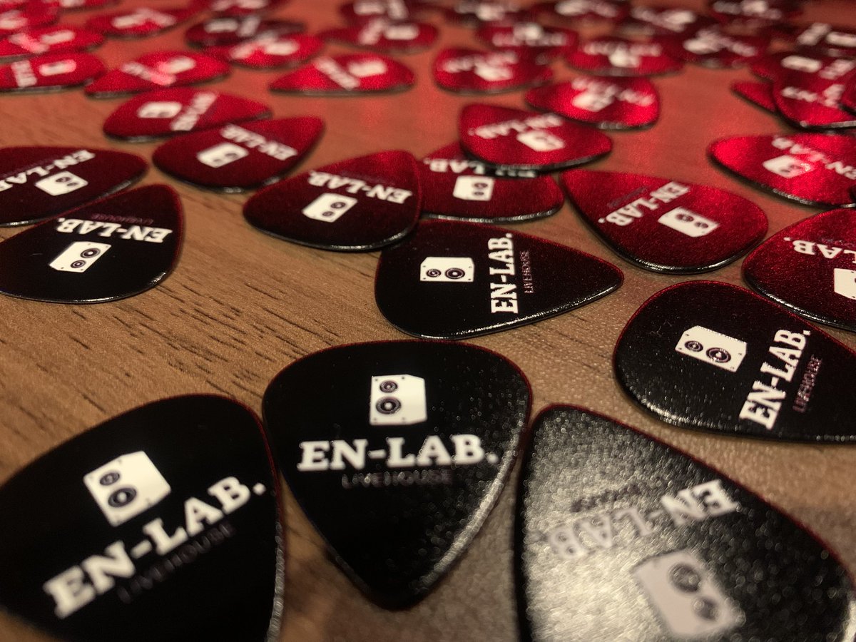 ENLAB_KYOTO's tweet image. ...
ライブハウスEN-LAB. 
オリジナルピックがついに完成！

ライブで使うも良し
記念に持つも良し

あなたの音にEN-LAB.の魂を🔥