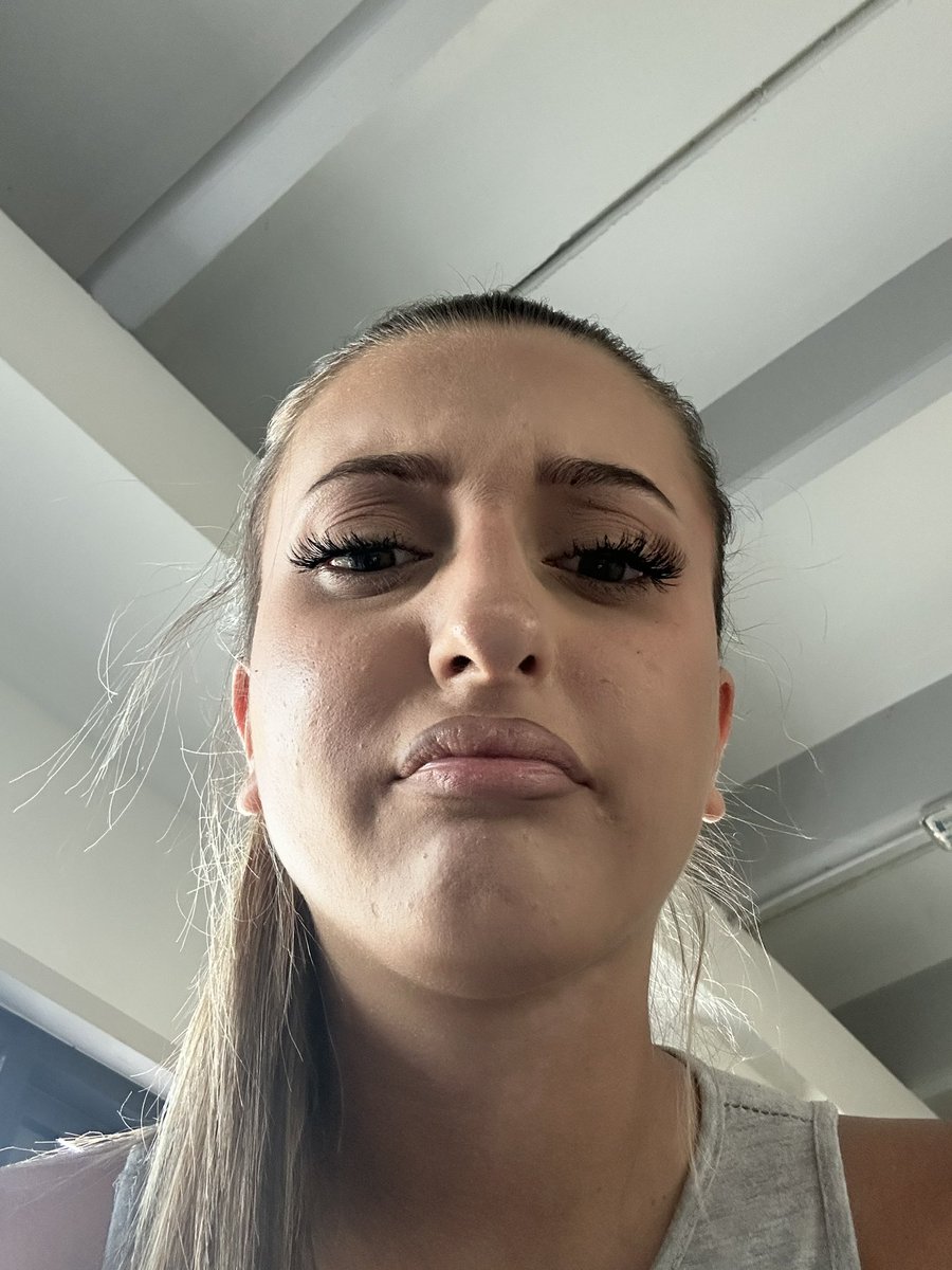 sofimuraca's tweet image. ma per quanto ancora pensano di prendermi per il culo?