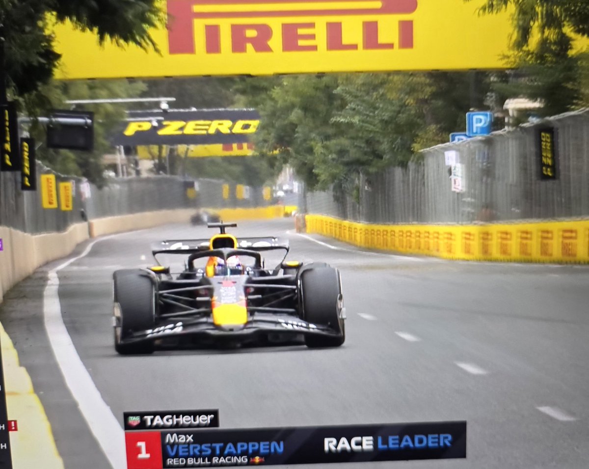 ubnarayan's tweet image. Where is #DavidCroft &amp;amp; #MartinBrundle. Bring them back to com box! I&apos;m watching on mute @SkySportsF1. No fun without #Crofty &amp;amp; #Brundle..