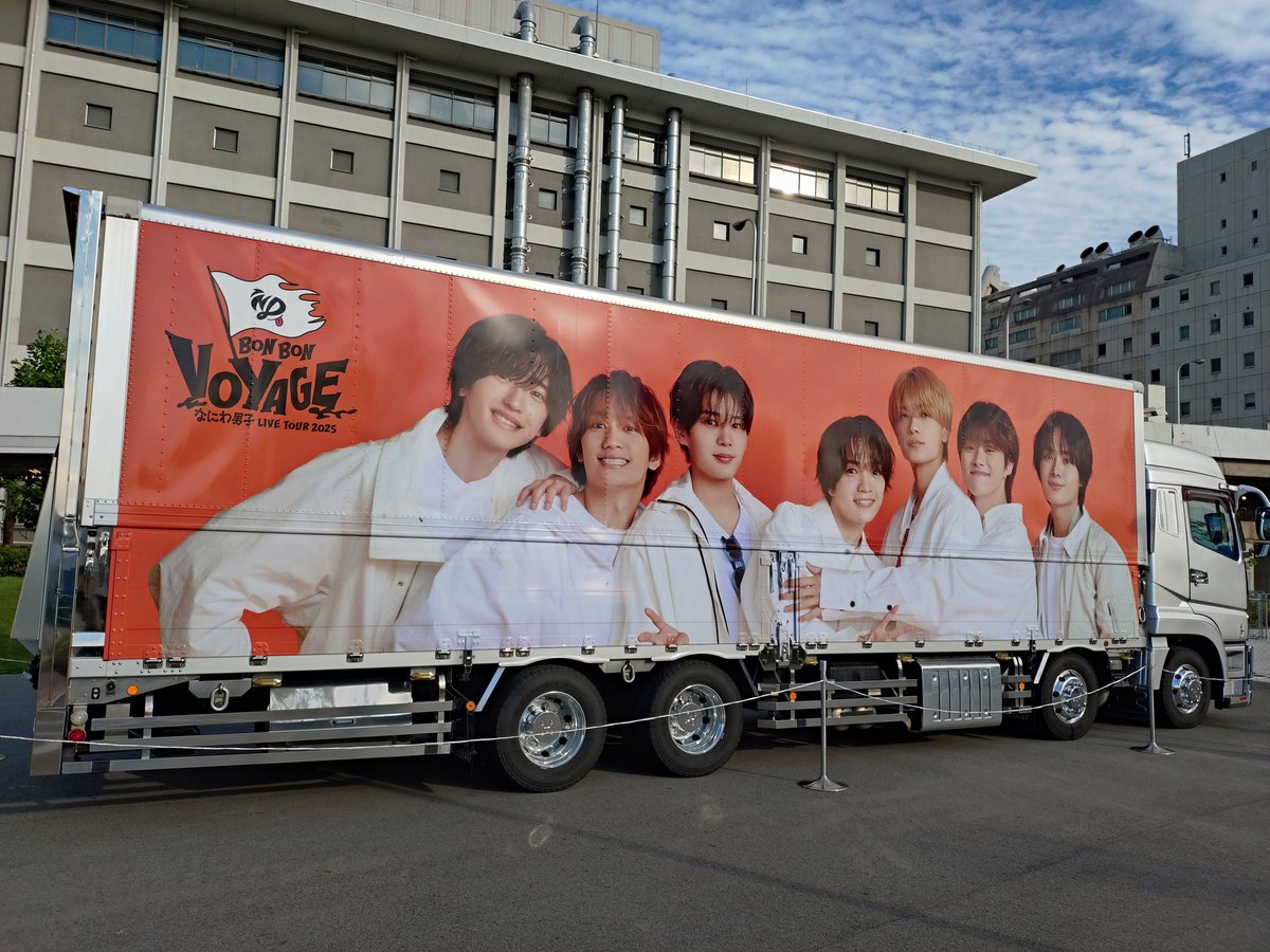 flower_tiare's tweet photo. 週末お誘いを受けてなにわコンにお邪魔してきましたー！キラッキラアイドル大好物人間なので、可愛い子ちゃんを大量に浴びて今日も幸せいっぱいです💘
地元グリアリ最高！！！ https://t.co/y6O8Irka3Y
