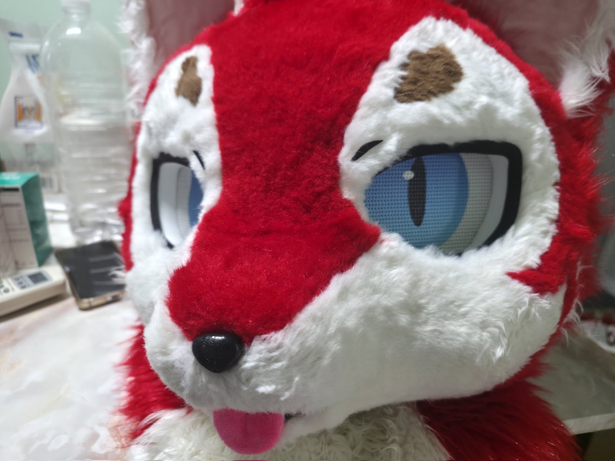 얼굴 빨래 해줬더니 하얘진것같기도?